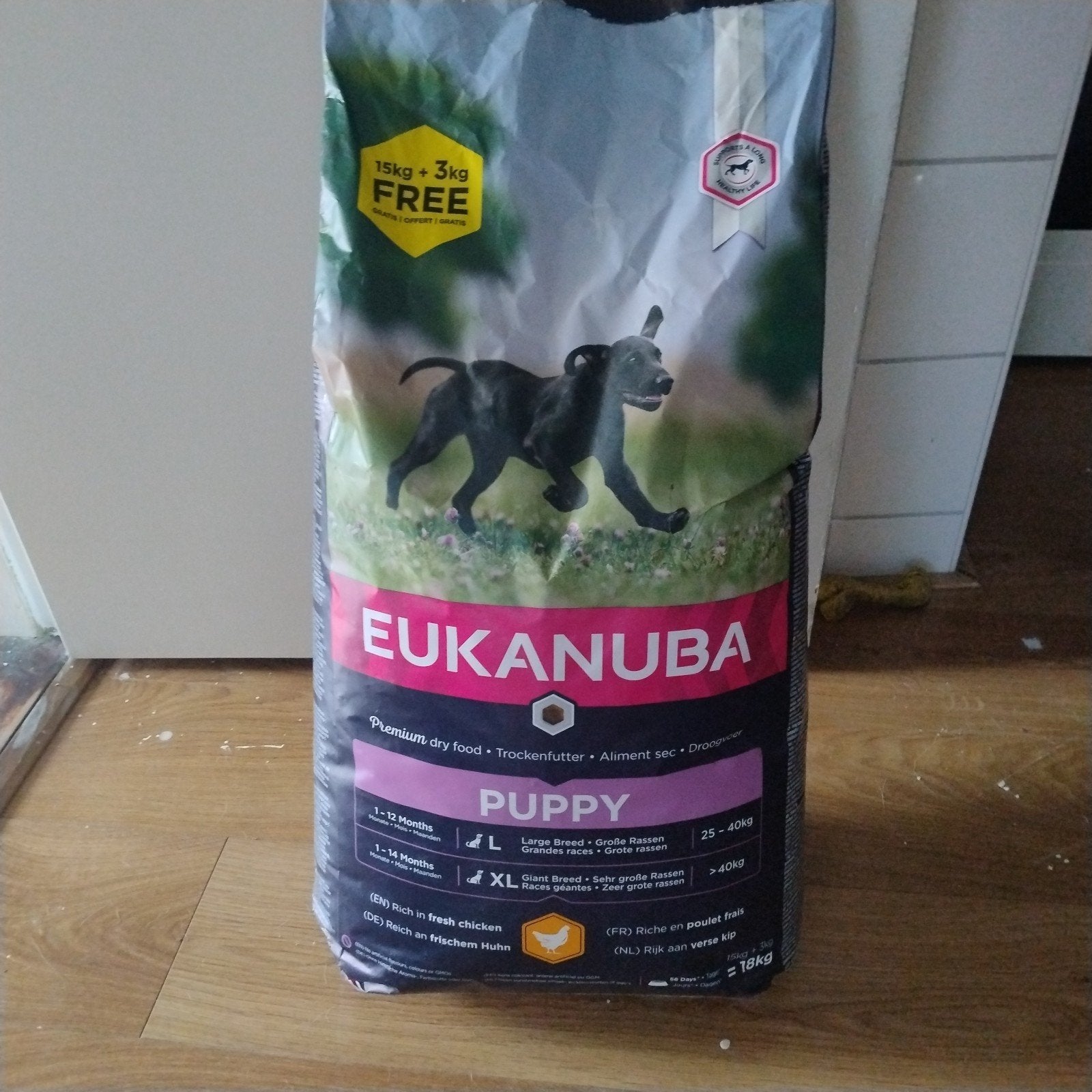 Eukanuba puppybrokken, Ophalen, Hond