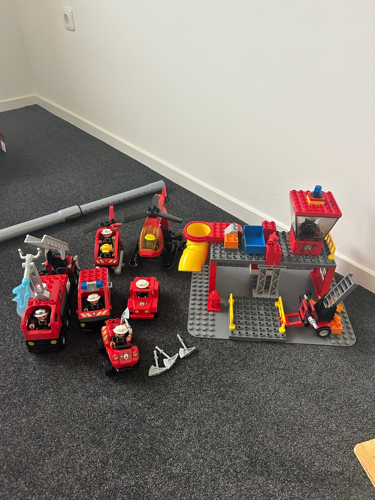 Grote LEGO Duplo brandweer set met voertuigen en kazerne, Ophalen of Verzenden, Gebruikt, Overige merken