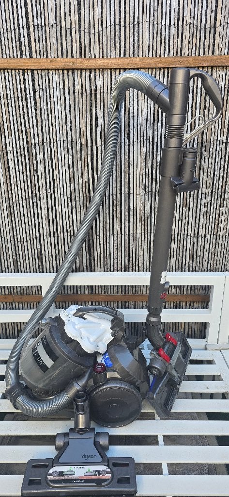 Dyson DC 29, Witgoed en Apparatuur, Stofzuigers, Zo goed als nieuw, Sledestofzuiger, Dyson, 1200 tot 1600 watt, Reservoir, Ophalen
