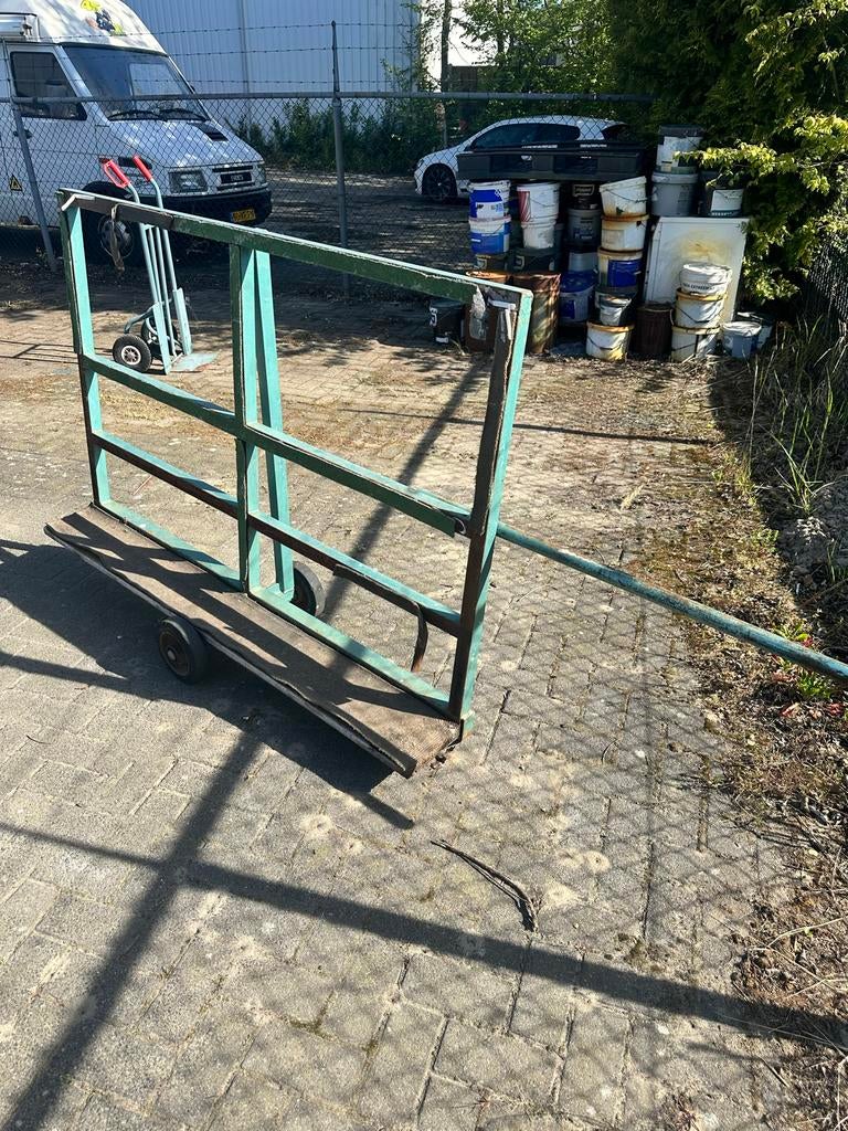 Glas- en platen transportkar, Ophalen