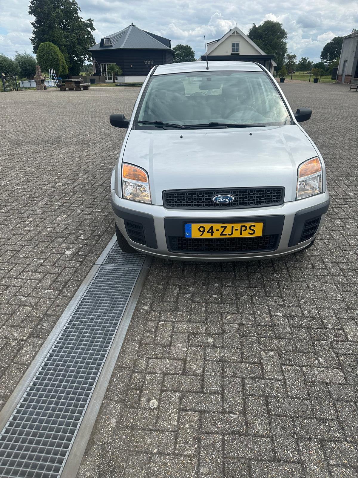 Ford Fusion 1.4 16V 2008 Grijs cool & sound, Auto's, Voorwielaandrijving, 15 km/l, 49 €/maand, Origineel Nederlands