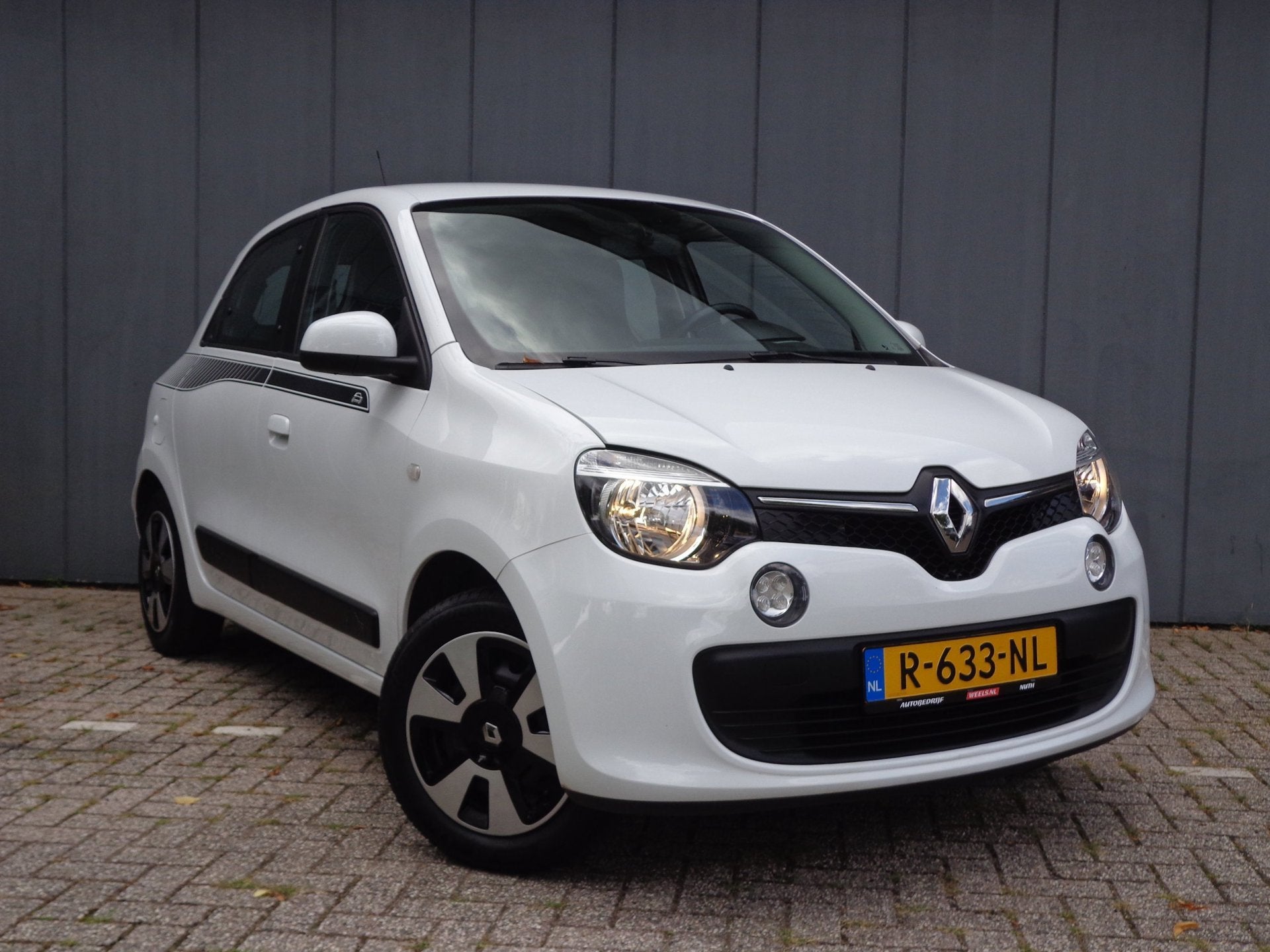 Renault Twingo 1.0 SCe Luxe Dynamigue Airco & cruise i.z.g.s, Auto's, Gebruikt, 4 stoelen, Alcantara, Wit