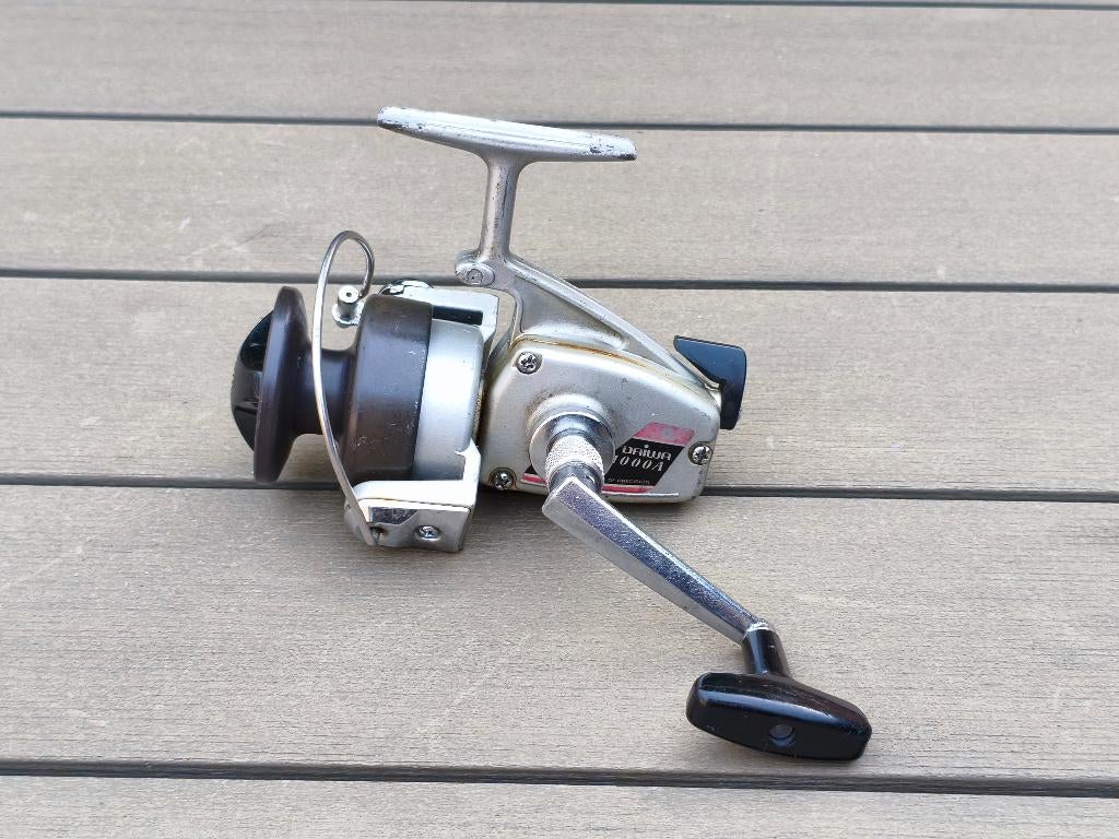 Vismolen daiwa 1000A met beugel oldschool, Ophalen of Verzenden, Gebruikt, Molen