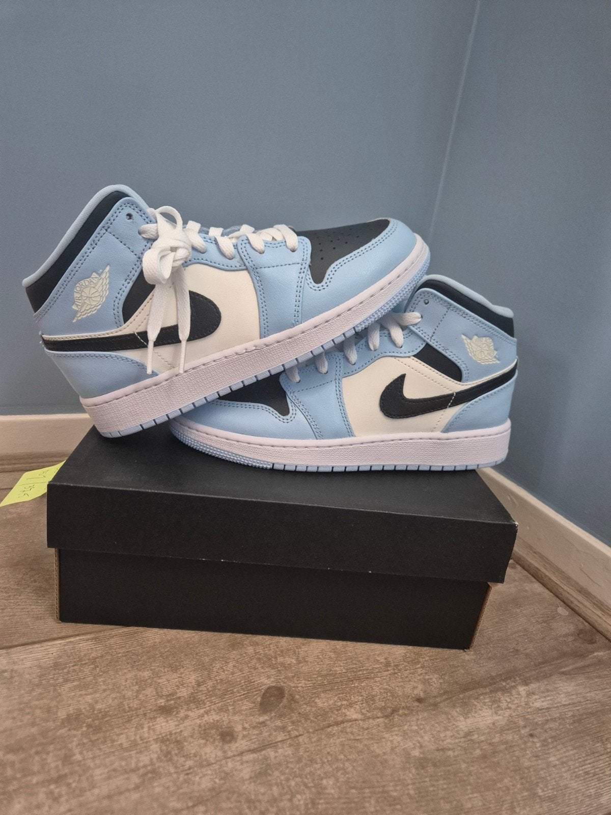 Nike Air Jordan 1 Mid (GS) Ice Blue - Maat 37.5, Ophalen of Verzenden