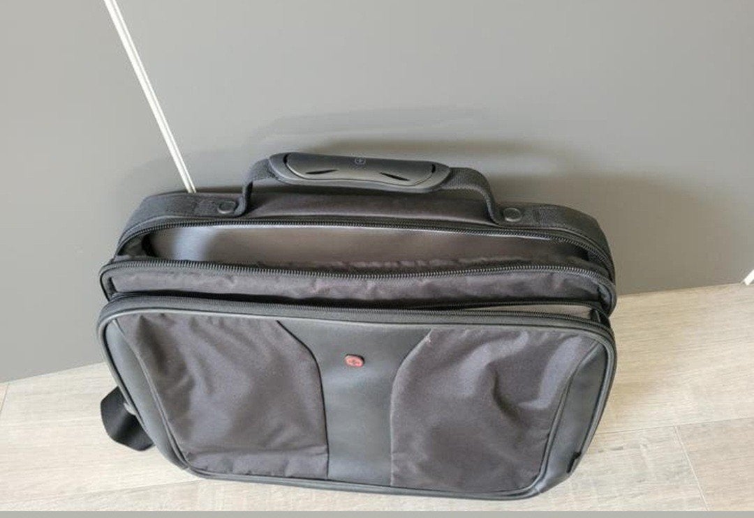 Nieuwe Wenger Laptop Tas -  17 inch laptops, Gebruikt, 15 inch, Gevoerd laptopvak, Ophalen of Verzenden
