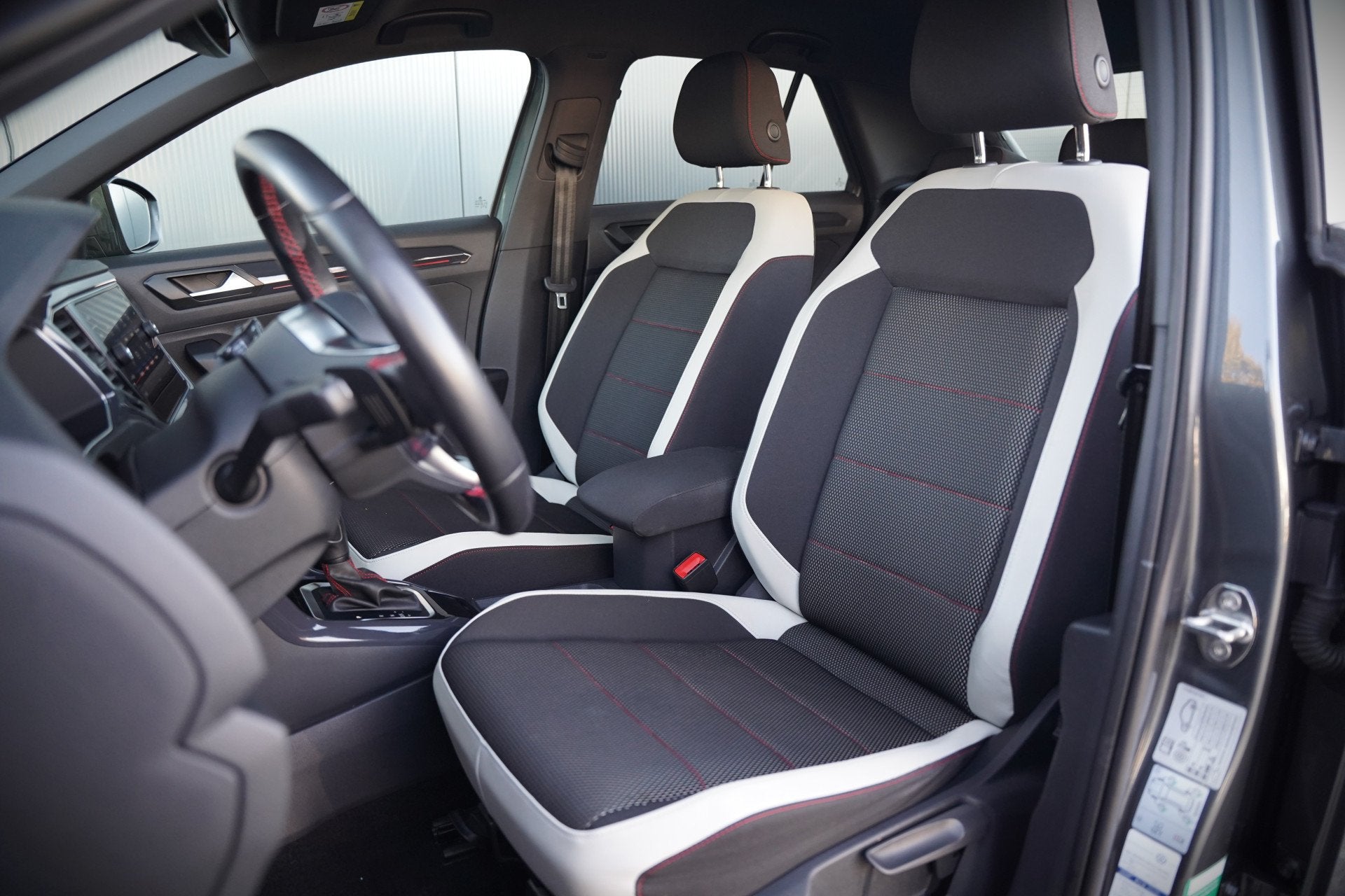 Volkswagen T-Roc 1.5 TSI Sport | DSG | Stoelverwarming | Ada, 4 cilinders, 150 pk, Alcantara, Bedrijf