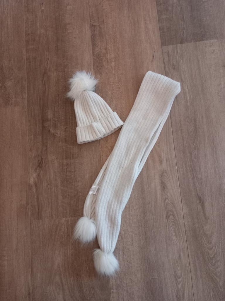 Leuk creme set muts en sjaal maat 1-4 jaar, Kinderen en Baby's, Kinderkleding | Mutsen, Sjaals en Handschoenen, Ophalen of Verzenden