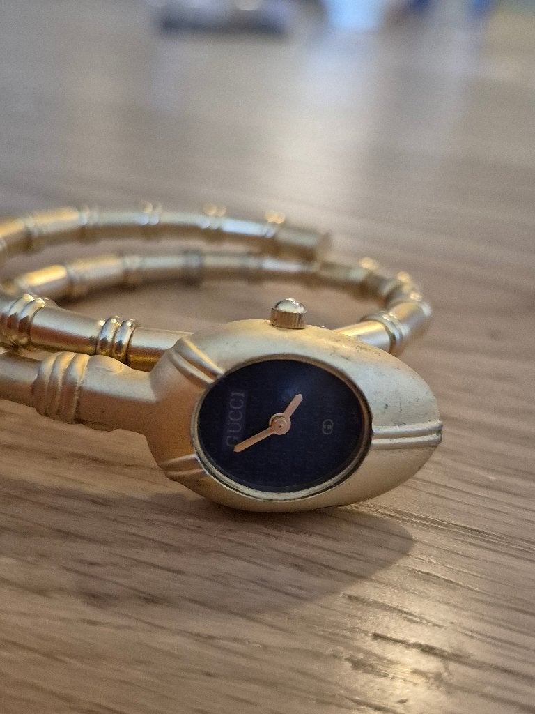 Gucci horloge dames goudkleurig spiraalbandje, Overige merken, Overige materialen, Gebruikt, Polshorloge