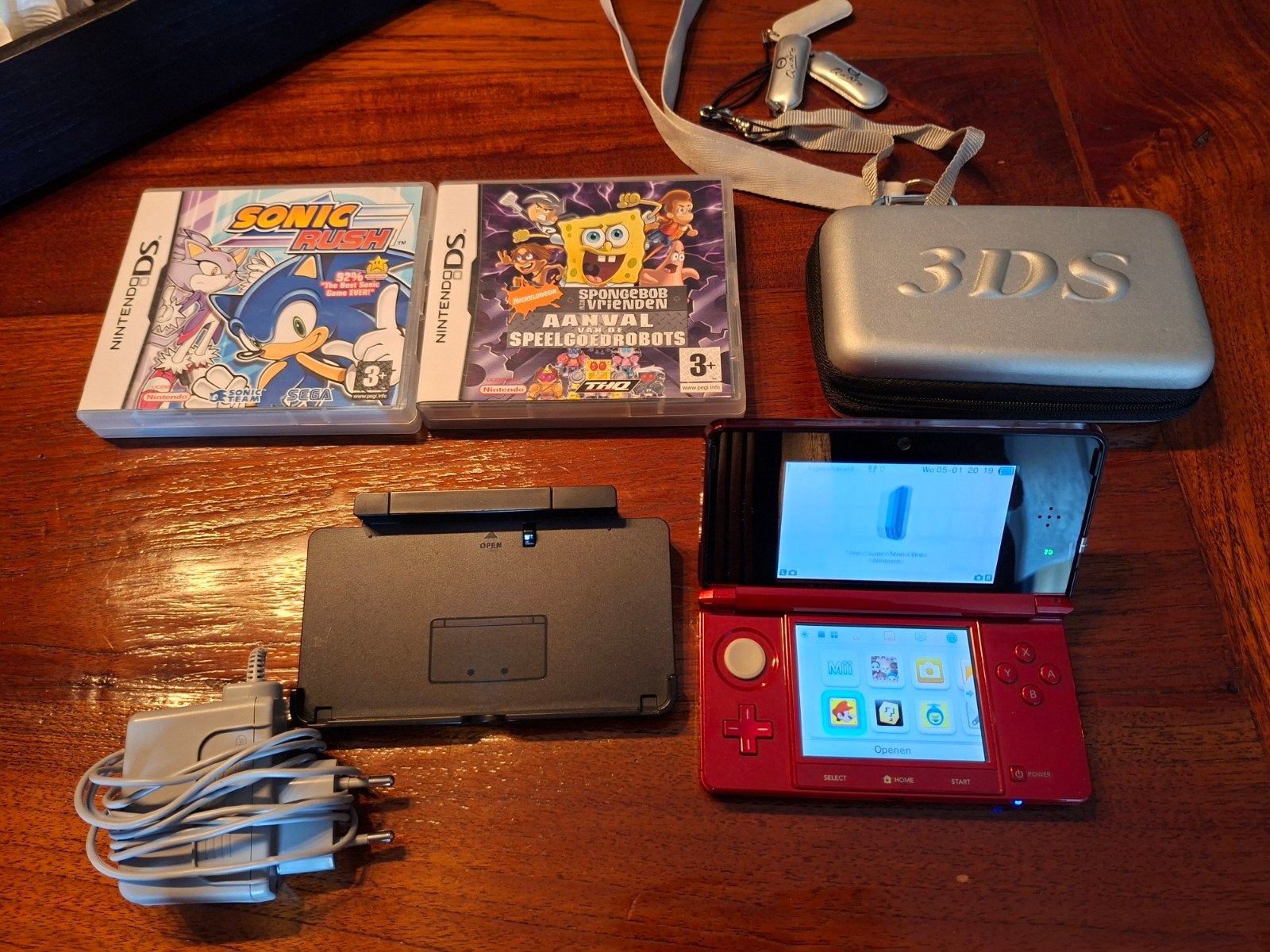 Nintendo DS met 5 spellen en toebehoren, Ophalen of Verzenden, Zo goed als nieuw, DS Lite, Met beschermhoes of tas