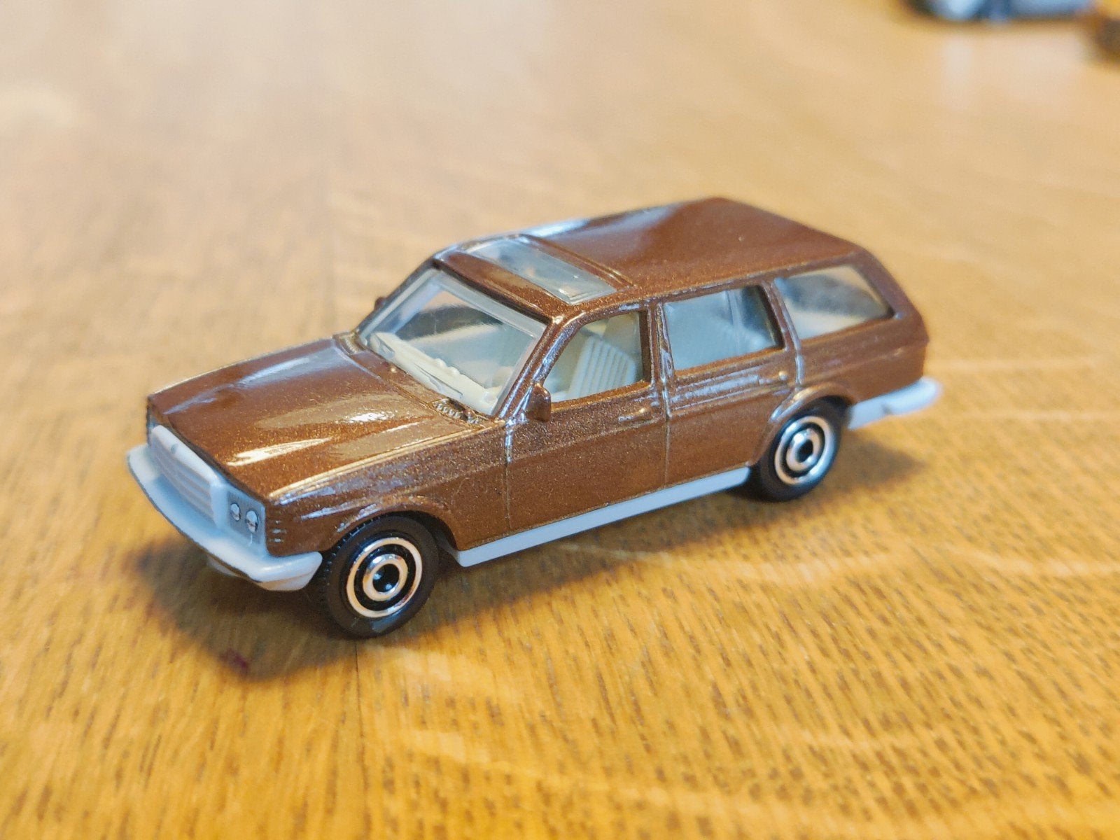 Matchbox Mercedes W123 Wagon BRUIN, Ophalen of Verzenden, Nieuw, Overige typen