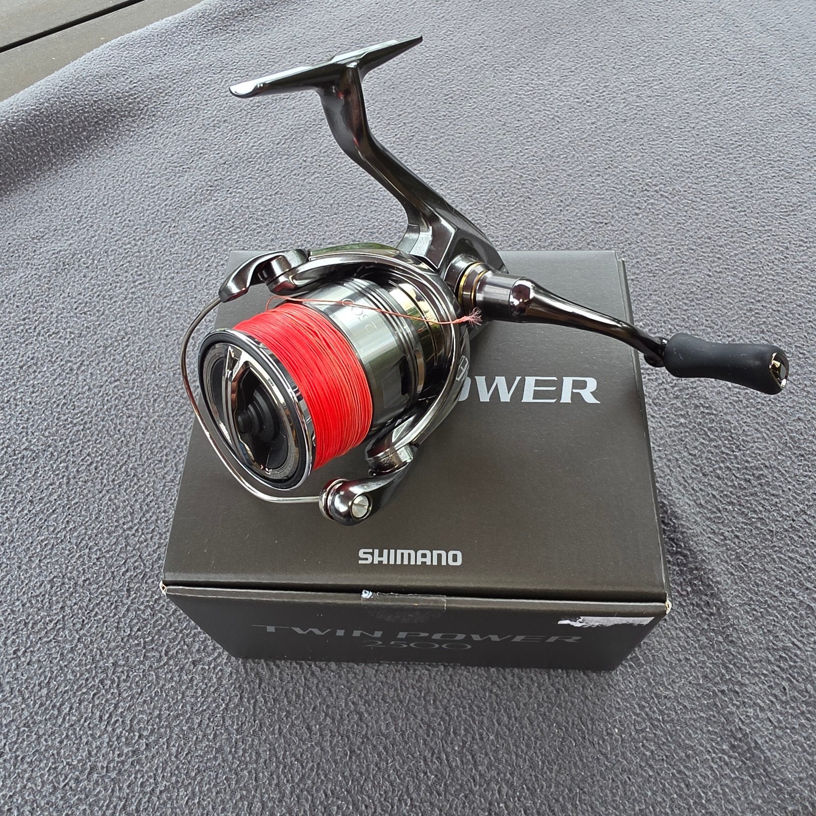 Shimano Twin Power FE 2500 Molen - Zo goed als nieuw, Ophalen of Verzenden, Zo goed als nieuw, Molen