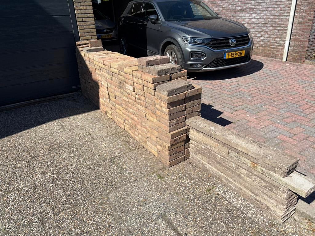 Gratis stenen en opsluitband, Tuin en Terras, Ophalen, Gebruikt, Beton, Klinkers