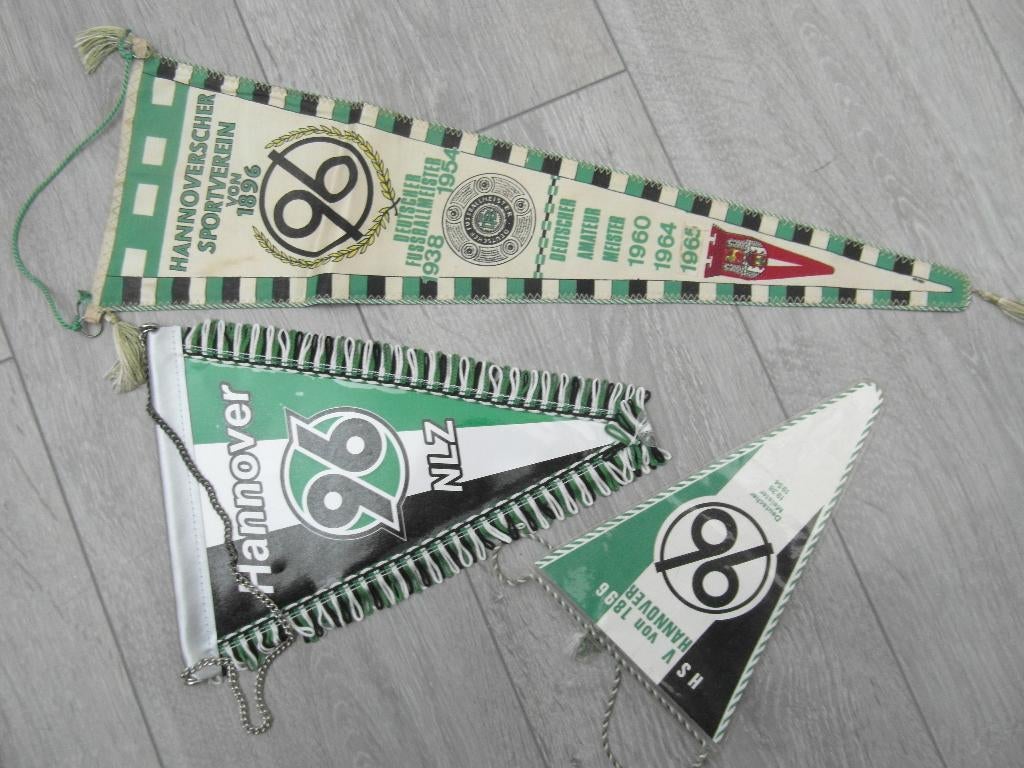 4x vaantjes wimpel hannover 96 hannoversche sportverein, Ophalen of Verzenden, Zo goed als nieuw, Buitenlandse clubs, Vaantje of Sjaal