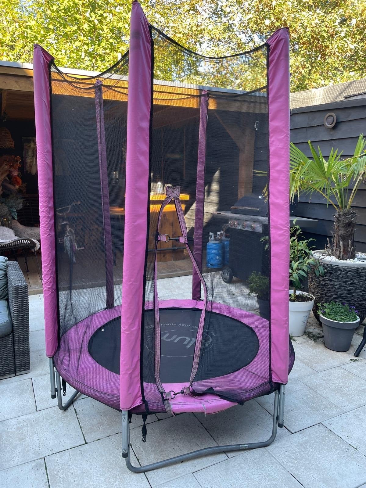 Trampoline met veiligheidsnet - Roze (140x196cm), Ophalen, Gebruikt