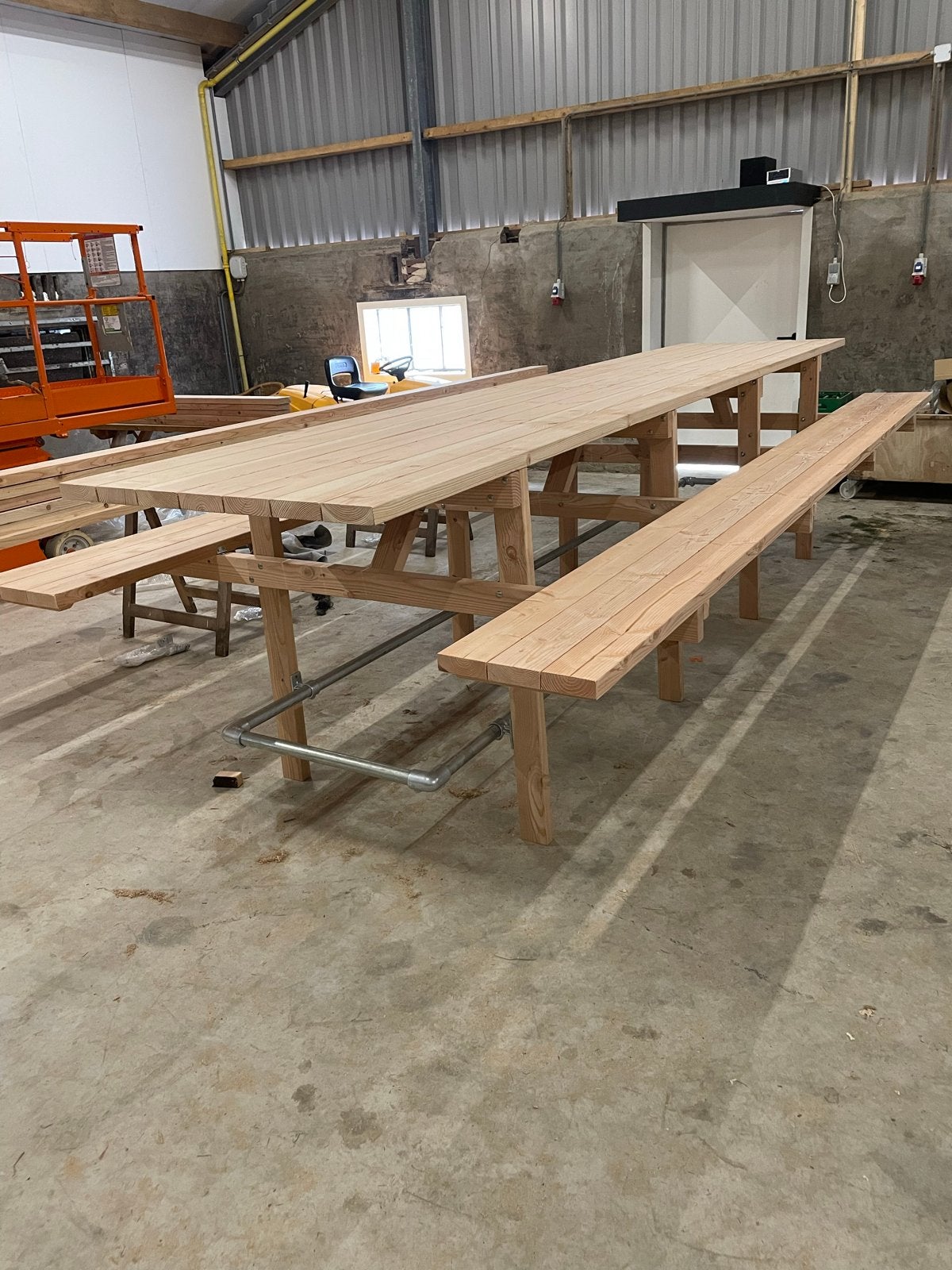 Mooie Douglass tafel/bartafel - Glad geschaafd en gelakt, Tuin en Terras, Tuintafels, Ophalen of Verzenden, Nieuw, Rechthoekig
