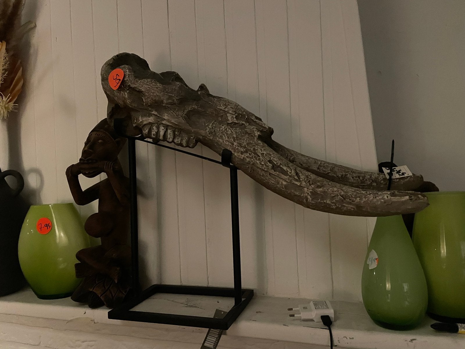 Grote schedel (polyresin) op standaard, Huis en Inrichting, Ophalen, Overige stijlen, Nieuw, Kunststof