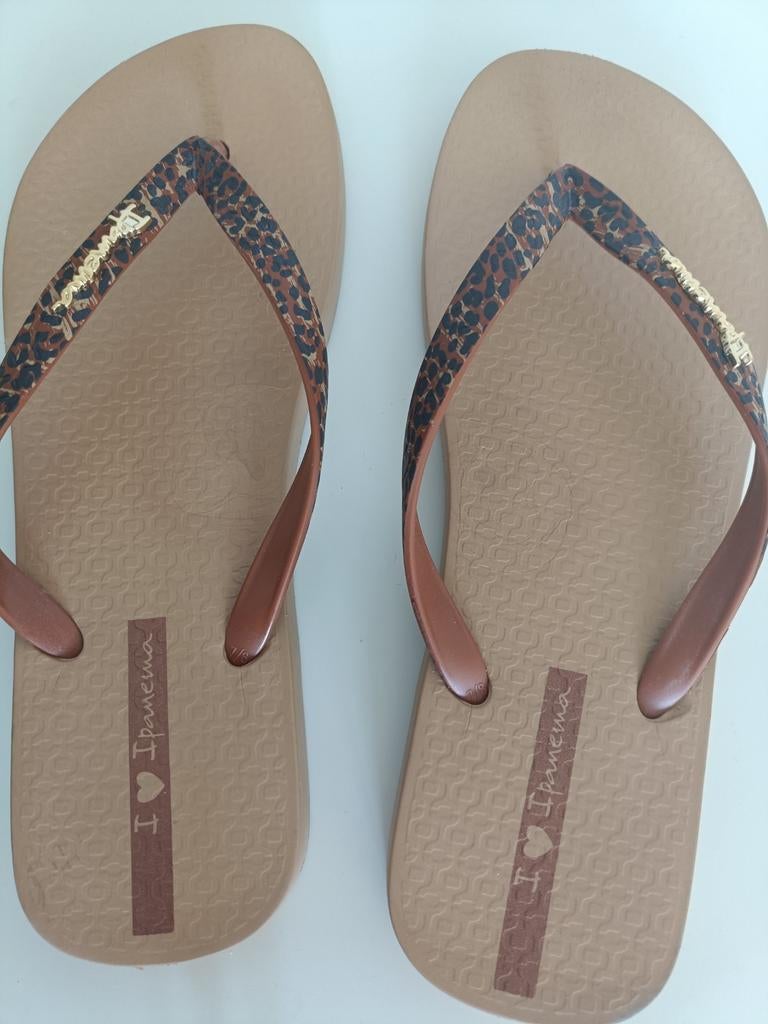 Ipanema slippers met luipaardprint, maat 39 vallen klein uit, Ophalen of Verzenden, Zo goed als nieuw, Bruin