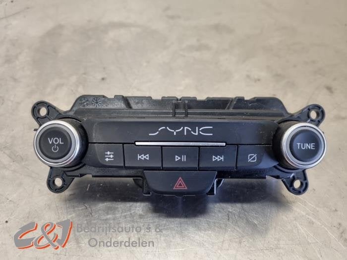 Radiobedienings paneel van een Ford Tourneo Connect, Gebruikt, -, -, Ophalen of Verzenden