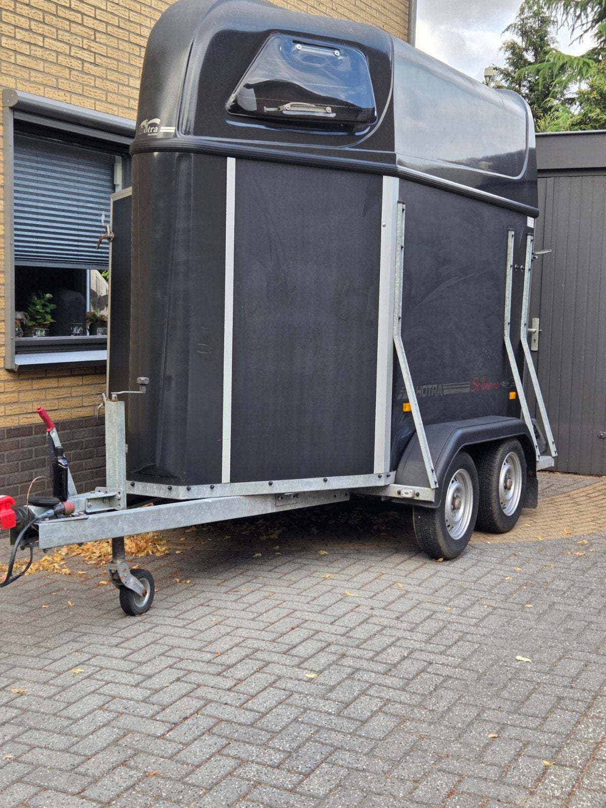 Hotra Salinero Paardentrailer 1.5 paard - Zwart, Goede Staat, Dieren en Toebehoren, Ophalen of Verzenden, Gebruikt