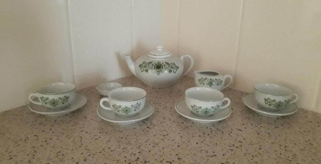 Poppen Serviesje Douwe Egberts verzamel object, Verzamelen, Poppen, Ophalen of Verzenden, Zo goed als nieuw, Pop