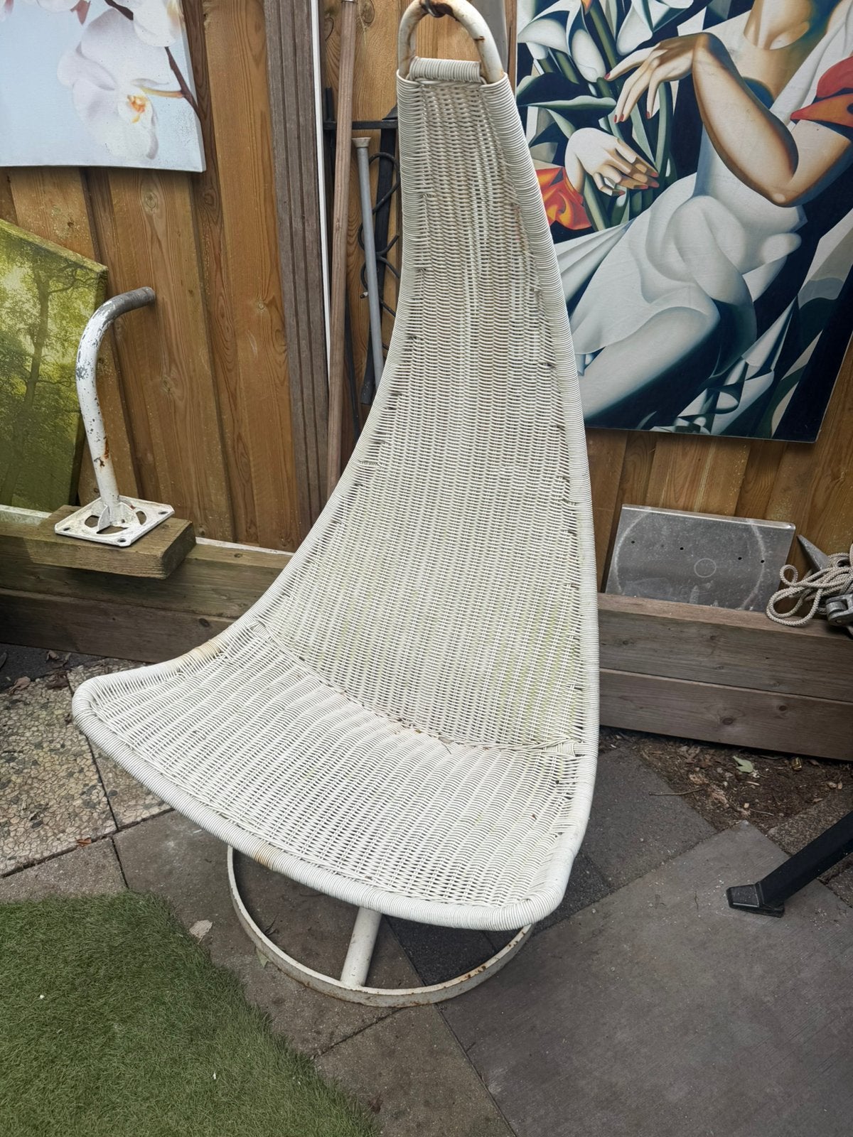 Vintage Witte Rotan Schommelstoel - Hangstoel, Huis en Inrichting, Stoelen, Ophalen, Gebruikt, Wit, Riet of Rotan