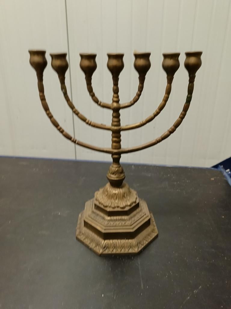 Vintage Zweedse Menora – 7-armige Messing Kandelaar (36 cm), Antiek en Kunst, Antiek | Kandelaars, Ophalen of Verzenden, Koper of Brons