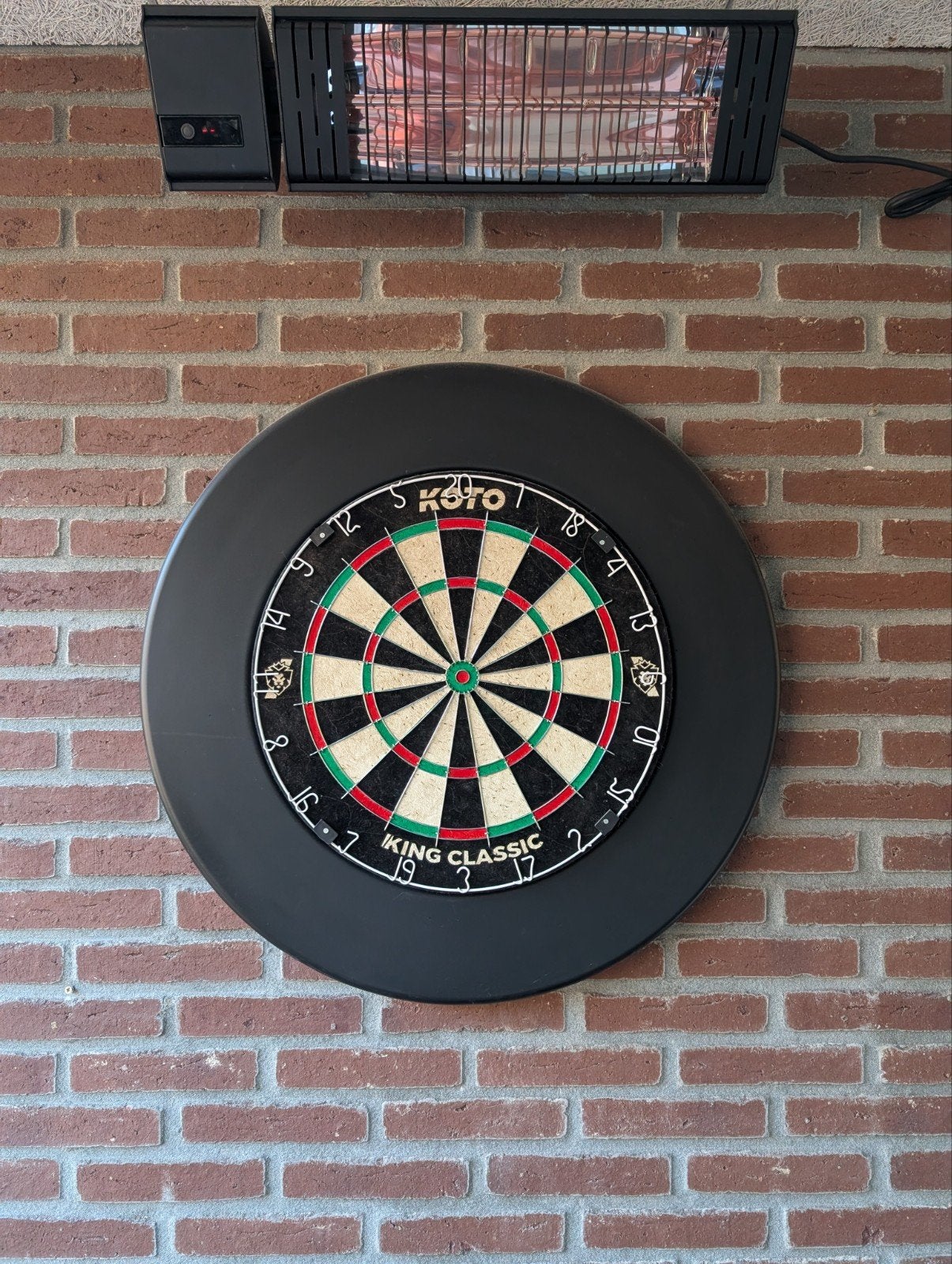 Koto King Classic Dartbord met of zonder surround ring, Ophalen, Zo goed als nieuw, Dartbord