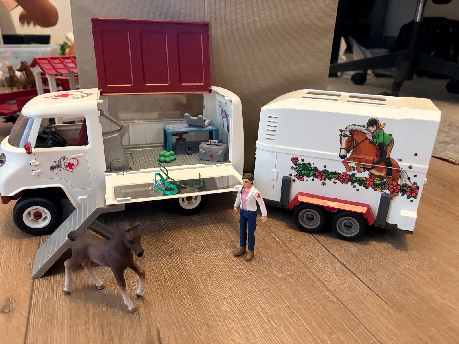 Schleich paarden dierenarts bus, Ophalen of Verzenden, Zo goed als nieuw, Jongen of Meisje