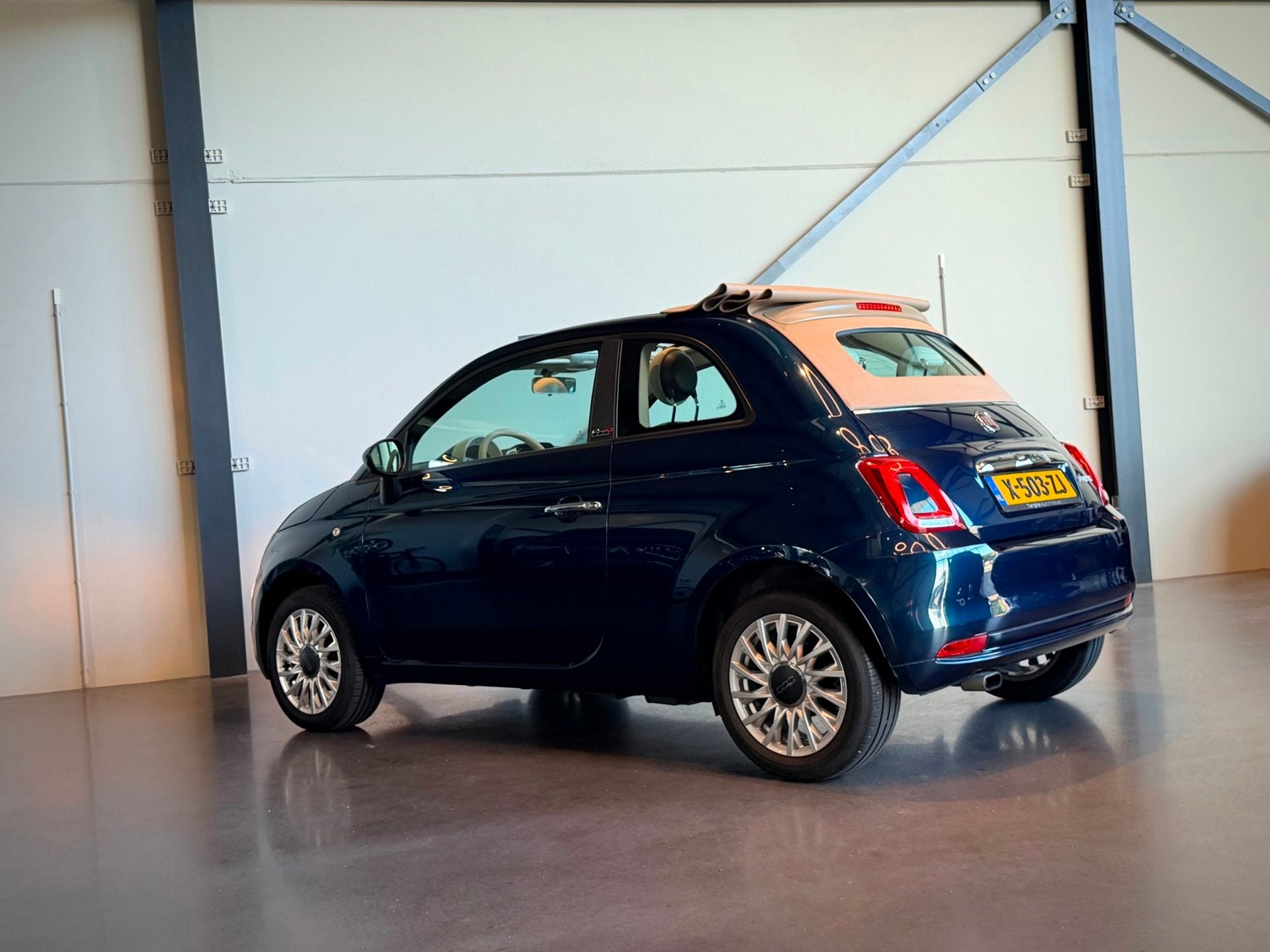 Fiat 500 1.0 Hybrid,Cruise Control,BTW,Airco,Apple Car Play,, Auto's, Voorwielaandrijving, Beige, Leder en Stof, Handgeschakeld