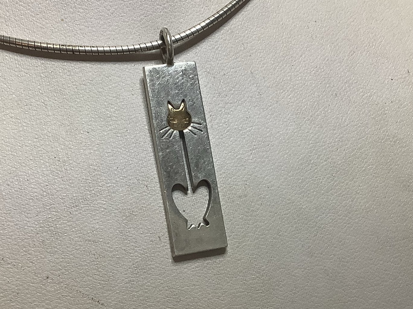 MASSIEVE 925 ZILVEREN HANGER MET UITGEZAAGDE KAT, Ophalen of Verzenden, Zilver, Hanger