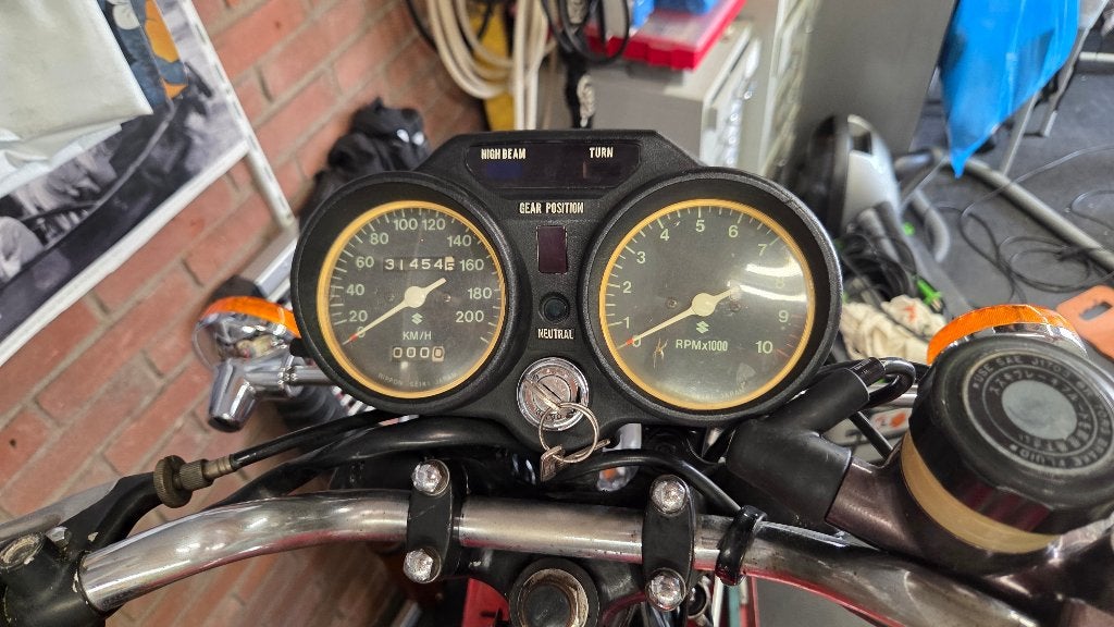 Gezocht suzuki gt550 / gt380 kmteller, Ophalen of Verzenden, Gebruikt