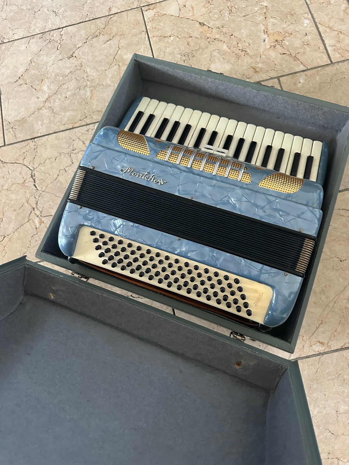 Montefior Accordeon - met koffer, Gebruikt, Overige formaten, Toetsaccordeon, Met koffer
