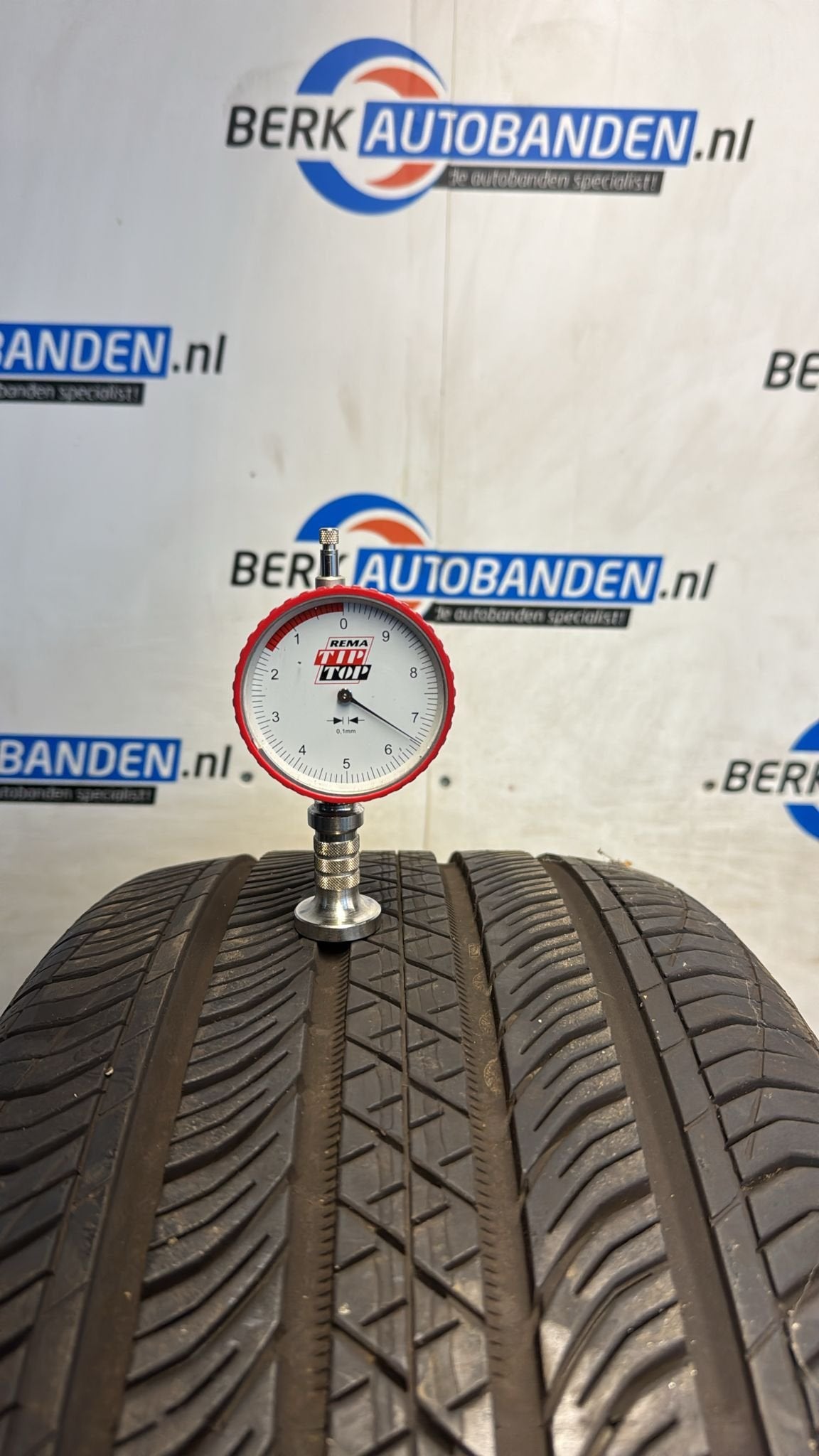 4x Continental ProContact TX 235/50 R19 99H 235/50/19 235501, 19 inch, Gebruikt, -, -