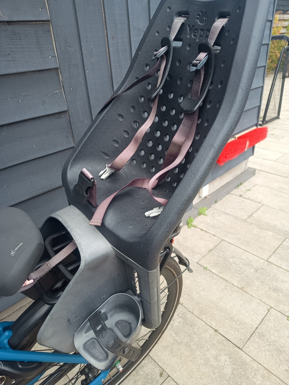 Yepp Achterzitje met sleutel, Fietsen en Brommers, Ophalen, Achterzitje, Yepp, 9 t/m 36 kg