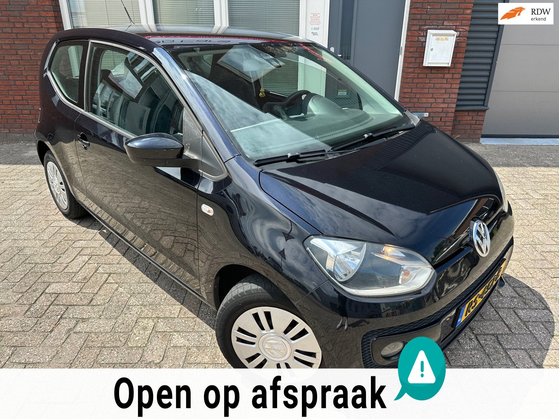 Volkswagen Up! 1.0 high up! / Airco / Navi / Cruise / Stoelv, Euro 5, Stof, Gebruikt, Met garantie (alle)