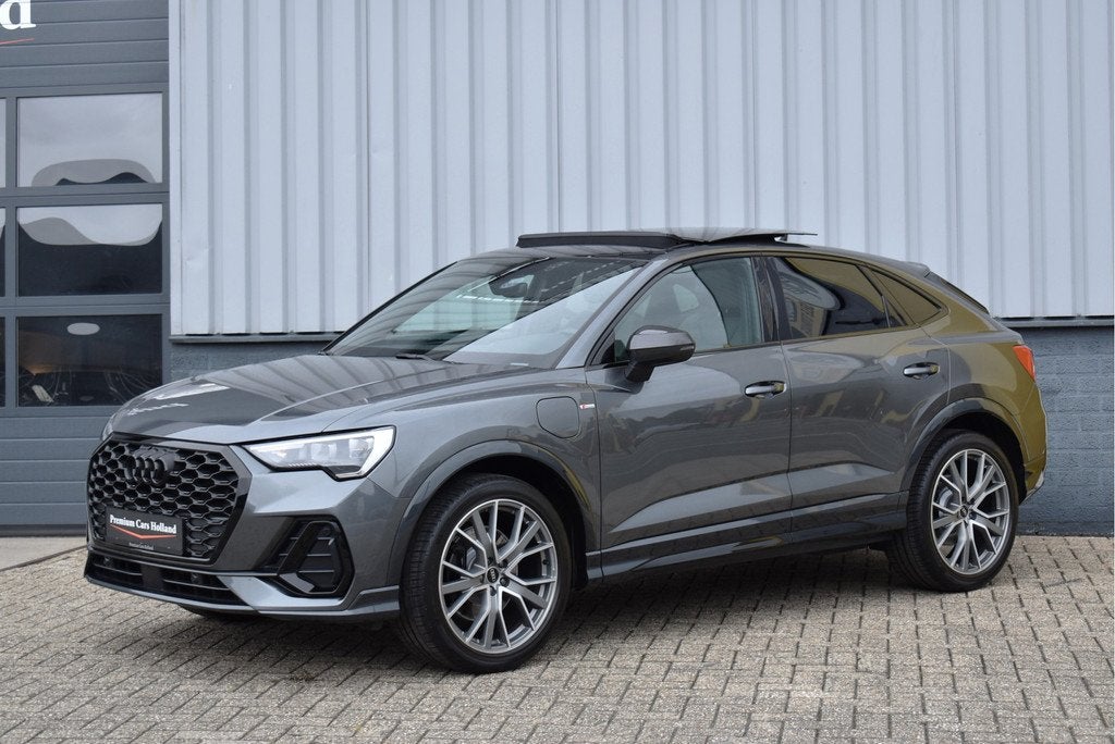 Audi Q3 Sportback 45 TFSI e S-Line 245 Pk Pano Navi Camera T, Gebruikt, Automatische klimaatregeling, Grijs, Hybride Elektrisch/Benzine