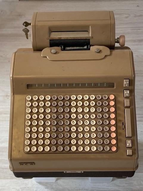 Antieke NRC Rekenmachine, Ophalen