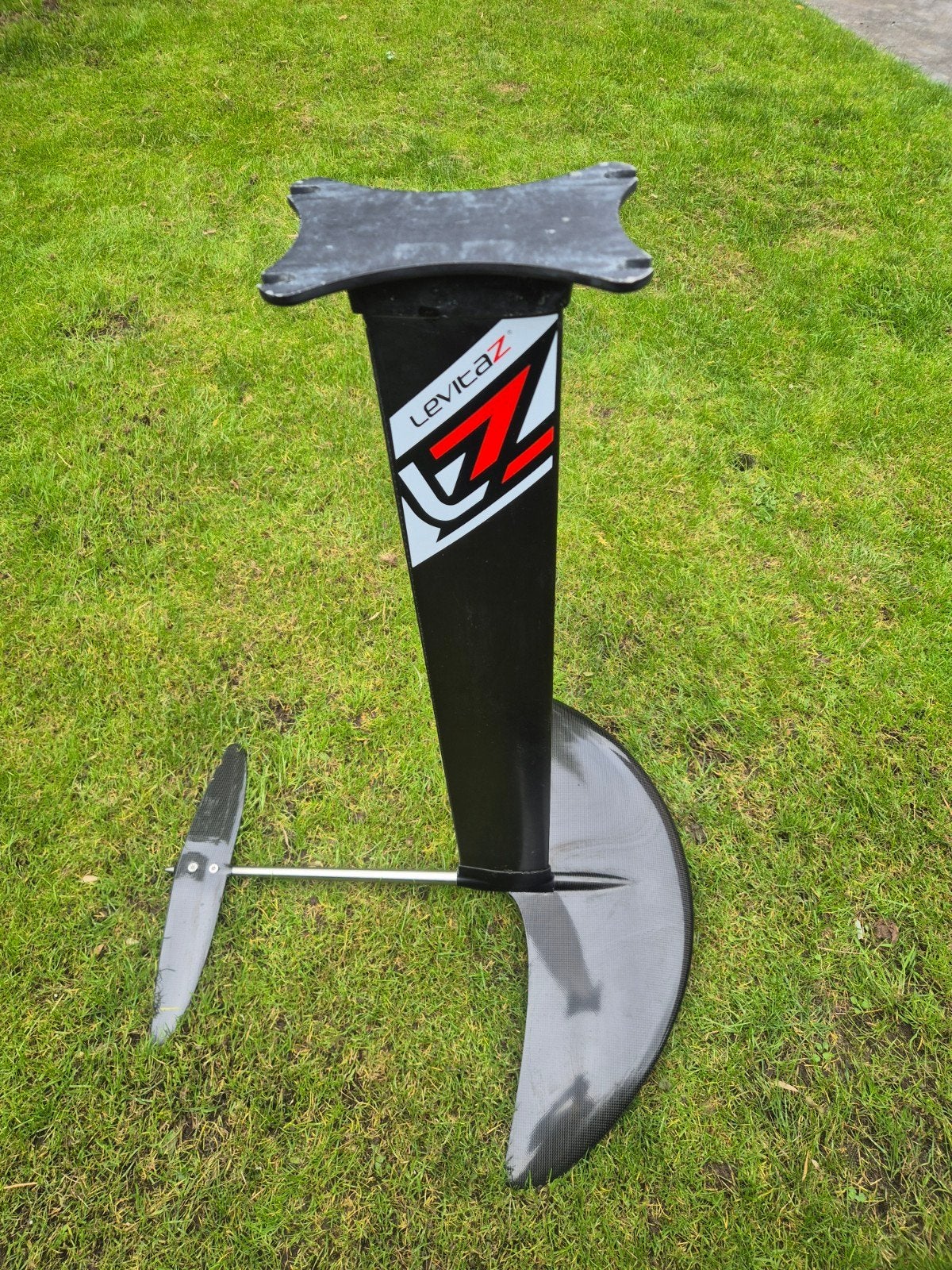 Levitaz Shaka S + Cruizer kitefoil/wingfoil set, Watersport en Boten, Foil, Ophalen of Verzenden, Zo goed als nieuw, 15 m²