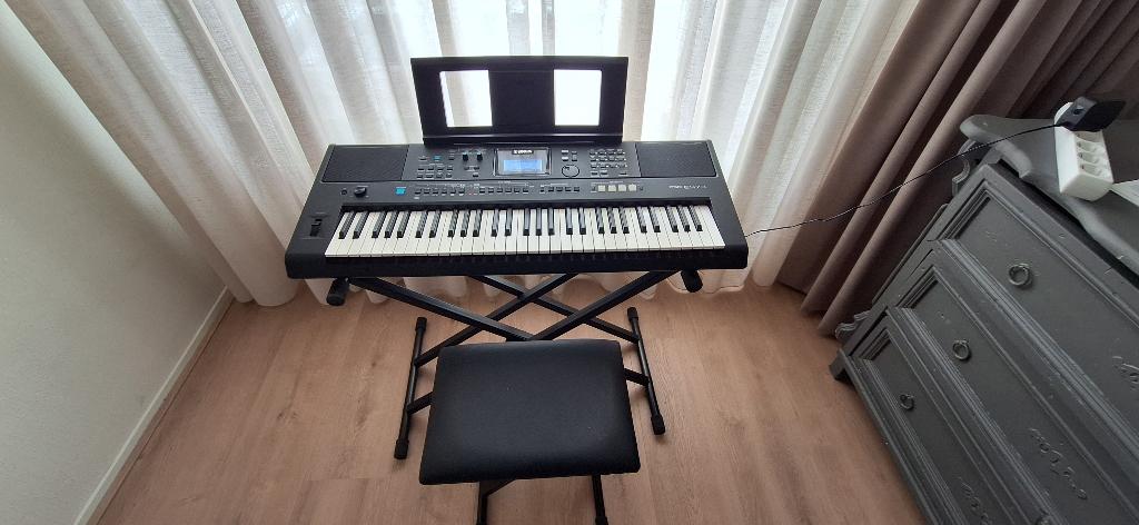 Keyboard Yamaha PSR-E473, Muziek en Instrumenten, Keyboards, Ophalen, Midi-aansluiting, Yamaha, 61 toetsen