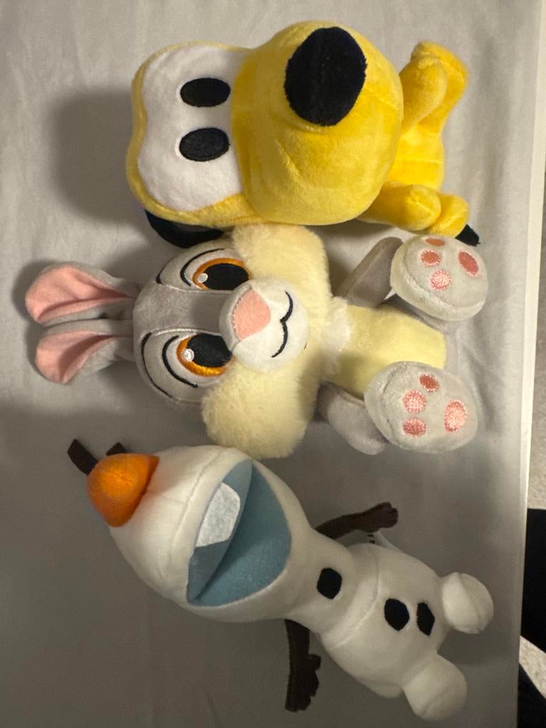 3 knuffels zo goed als nieuw, Kinderen en Baby's, Speelgoed | Knuffels en Pluche, Disney, Geel, Zo goed als nieuw, Hond