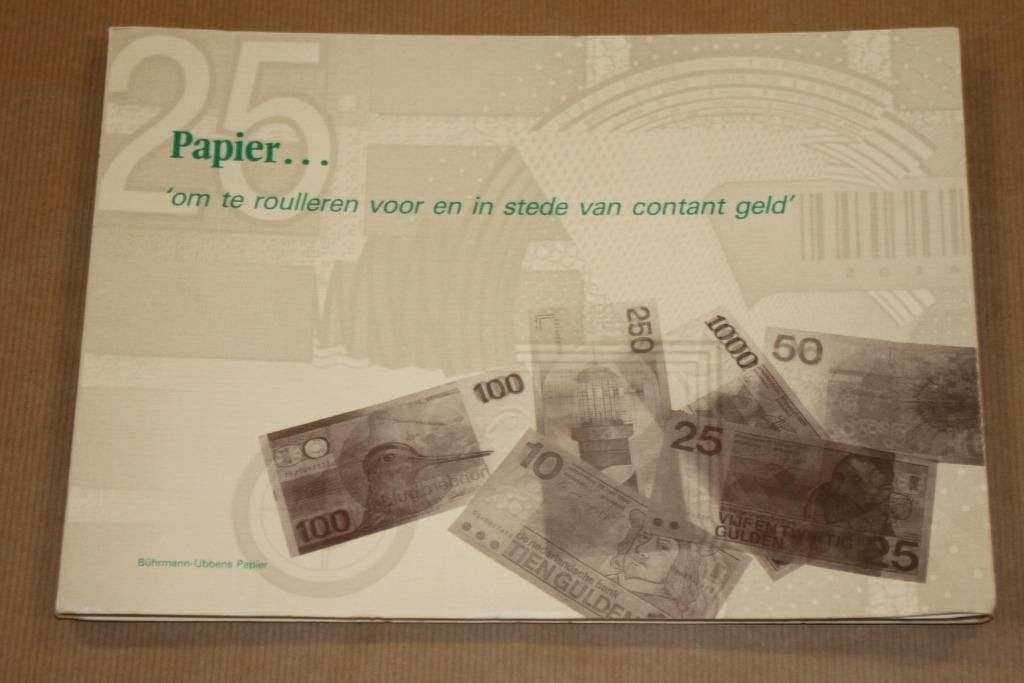 Papier om te Roulleren — Geschiedenis van het Papiergeld, Ophalen of Verzenden, Boek of Naslagwerk