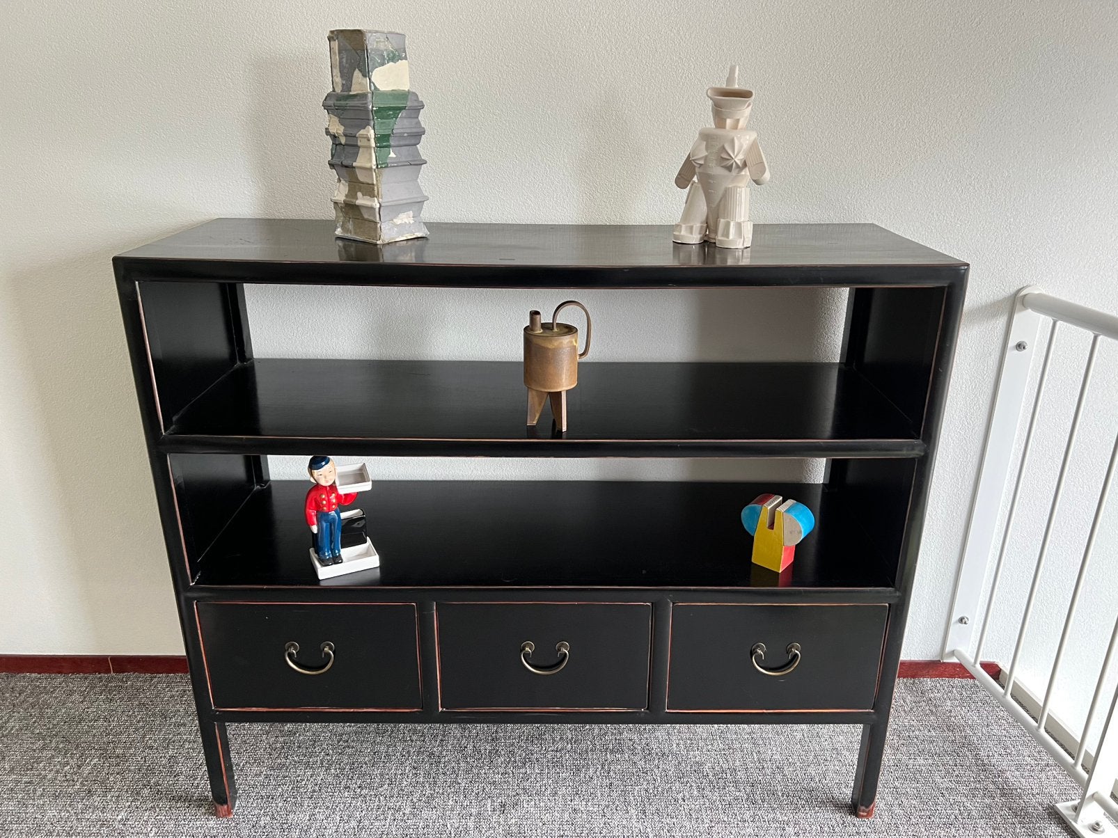 Uniek Chinees houten wandmeubel., Ophalen, 100 tot 150 cm, Zo goed als nieuw, Minder dan 150 cm