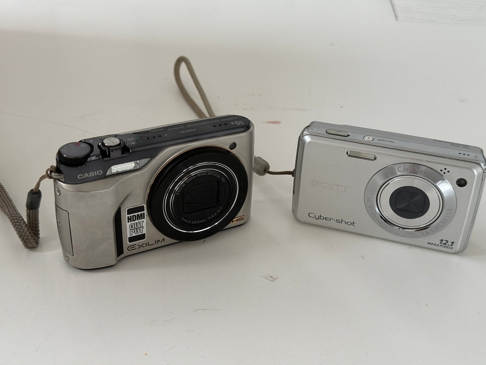 Casio EX-F100 & Sony DSC-W230 Digitale Camera's (zonder lade, Casio, Gebruikt, Verzenden, Sony