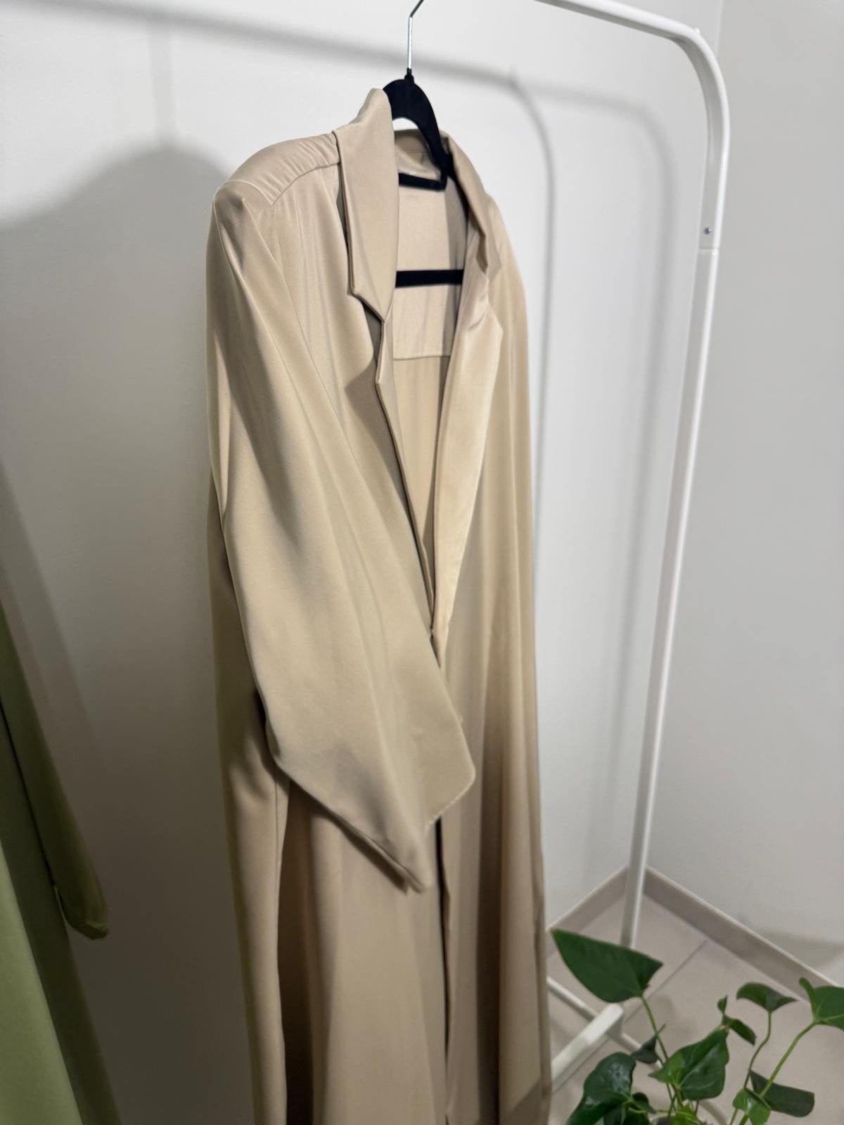 Elegante Satijnen Abaya Jurk - Ook in Grote Maten, Kleding | Dames, Beige, Maat 46/48 (XL) of groter, Nieuw, Ophalen of Verzenden