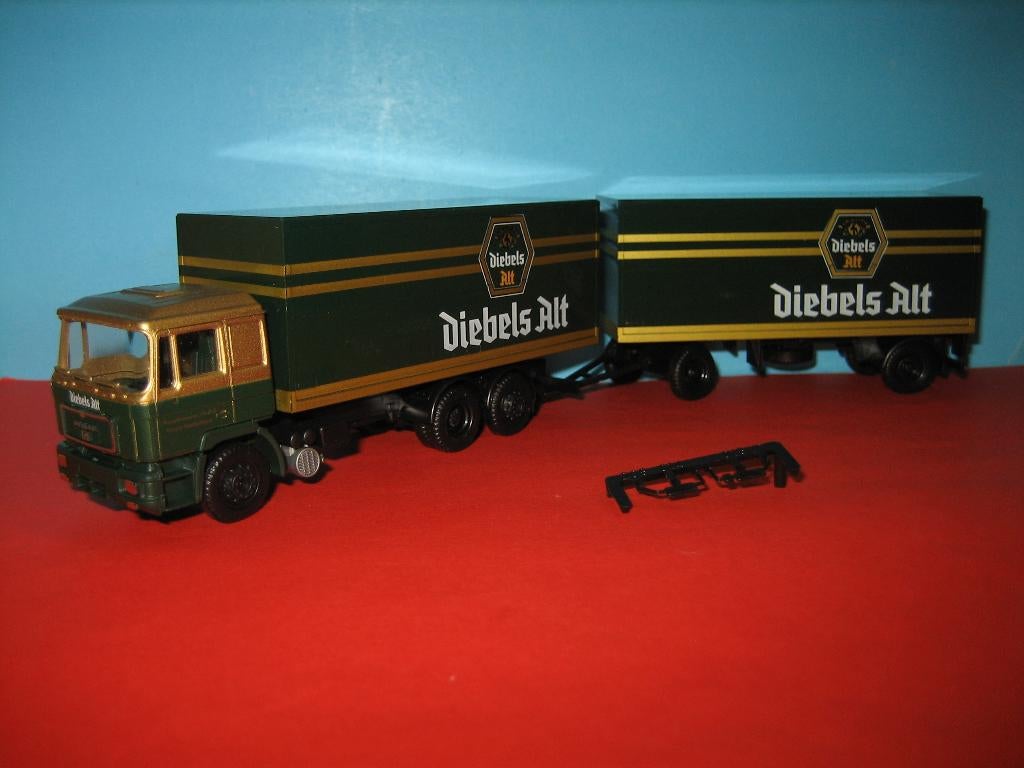Diebels-Alt  bier  MAN  NU spec, prijs  Herpa, Ophalen of Verzenden, Zo goed als nieuw, Bus of Vrachtwagen, Herpa