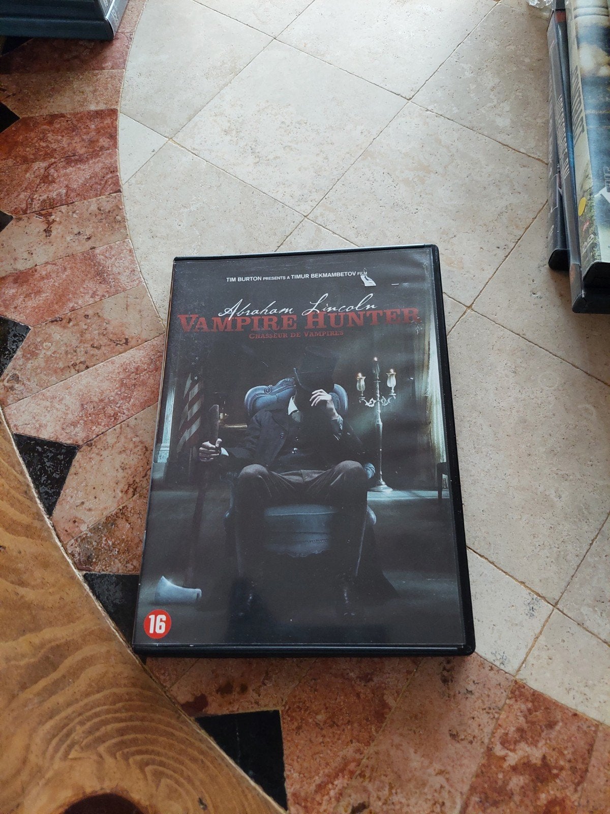 VAMPIRE HUNTER, Ophalen of Verzenden, Zo goed als nieuw, Overige genres
