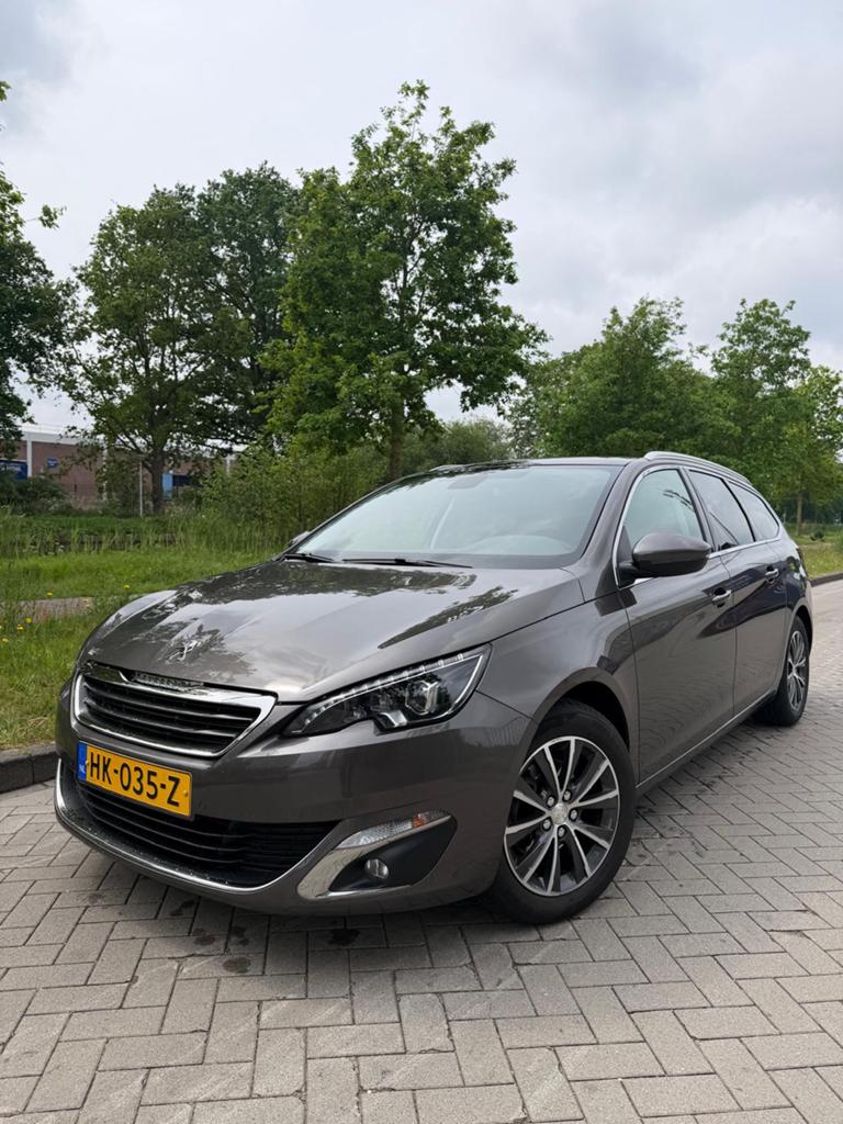 Peugeot 308 SW PureTech Allure 1.2 130PK Navi/Clima/Pano, Auto's, Stof, 635 kg, Origineel Nederlands, Grijs