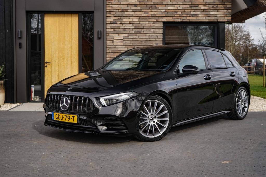 Mercedes-Benz A-Klasse 220 AMG 2.0 190PK Night-pakket, Auto's, Gebruikt, Euro 6, Met garantie (alle), Zwart