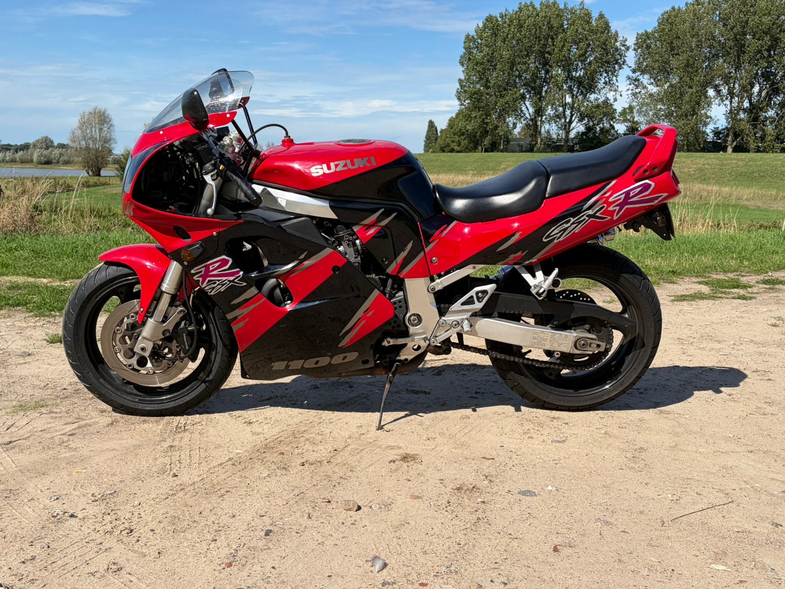 Suzuki GSX-R 1100 W zwart rood, orig. NL lage KM, groot ondh, Motoren, Sportuitlaat, 4 cilinders, Motorrijbewijs A, Gebruikt