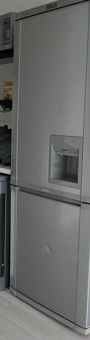 Koelkast met aparte vriezer en waterdispenser, Witgoed en Apparatuur, Koelkasten en IJskasten, Ophalen, Gebruikt, 200 liter of meer